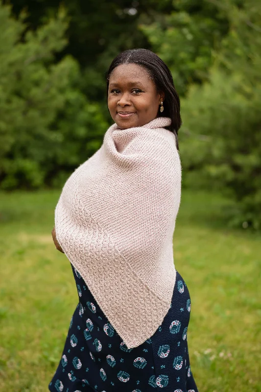- Postoperative pet anti-licking Elizabethan collarKnit Kit - Darasimi Shawl