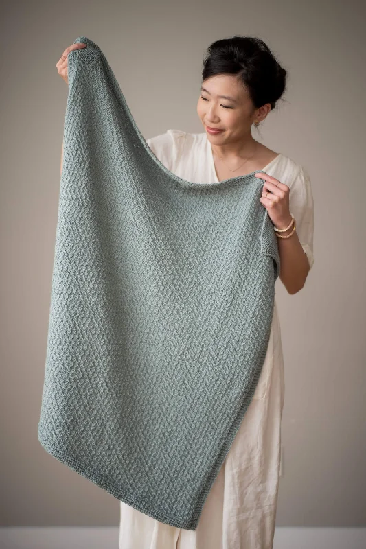  -Anti-scratch sofa protective coverKnit Kit - Dotty Baby Blanket