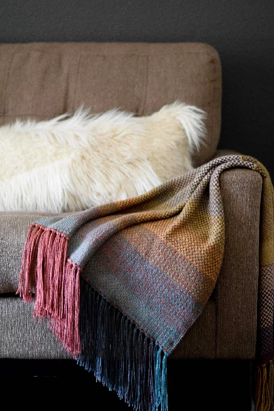 - Automatic temperature adjustment cat bedKnit Kit - Woven Wonder Knit Throw
