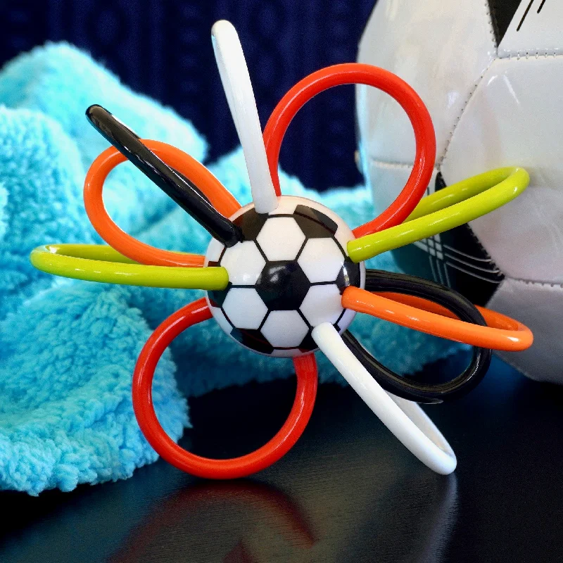 - Automatic induction pet water dispenserSoccer Winkel Teether