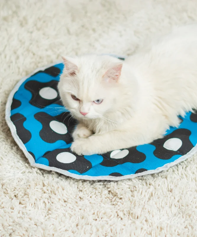 - ​​Pet toys under    yuanCat Mat